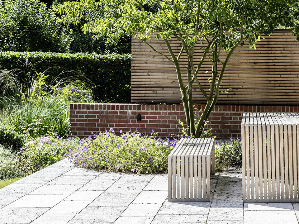 Garten Sitzmöglichkeit aus Holz